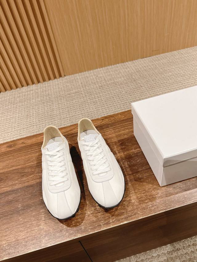 Men's +10 #Margiela Training Casual Shoes Are Versatile And Comfortable To Wear.