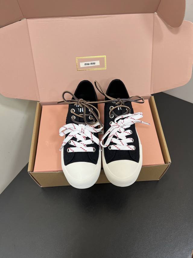 Miu Miu 2025 Spring/Summer New Arrivals: Retro-Inspired Design Paired With Innov