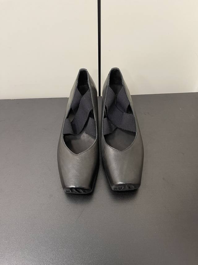 High-Heeled Uma Wang Classic Retro-Inspired Ballet Shoes, Sold Out Immediately U