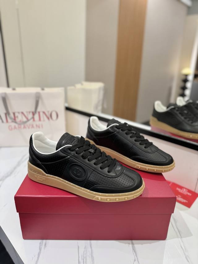 Factory Price For Both Men And Women: Valentino Counter-Synchronized New Model T