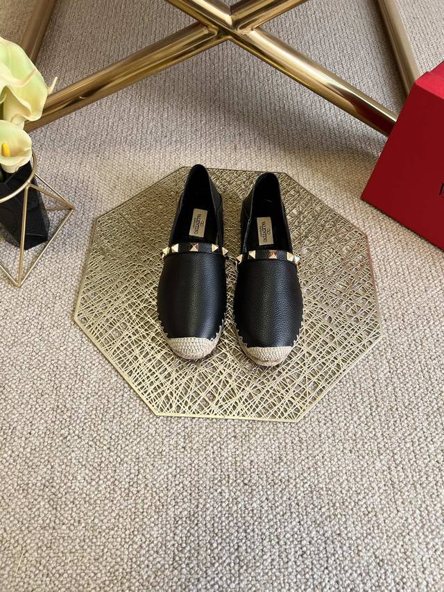 Valentino Garavani Lychee Texture Fisherman Shoes With Metal Craftsmanship Studs