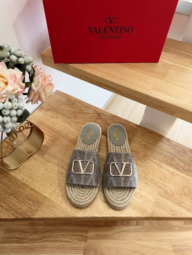 Valentino Garavani Multi-Material Patchwork V-Shaped Slides Fisherman Shoes Retr