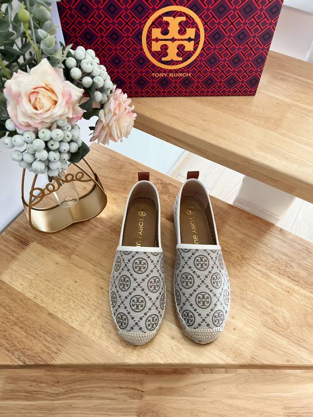 Tory Burch Tang Li Bo Qi The New Tmonogram Pattern Draws Inspiration From The Cl