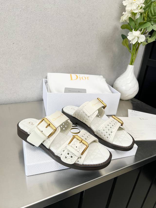 2025 Dior Latest Model, Meticulously Crafted, Lazy Women's Slippers. Actual Phot