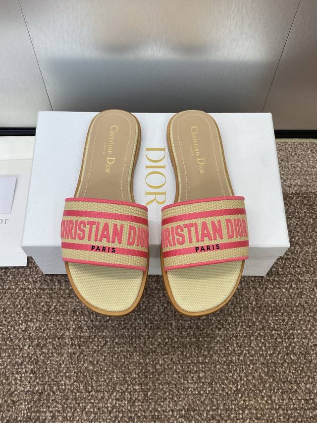 Factory Price: Flat Sole, Thick Heel, Dior 2025 Spring/Summer New Arrival Dway F