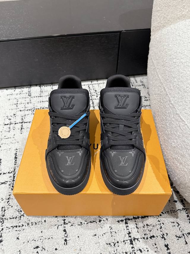 Top-Tier Version Men's Lv Louis Vuitton Trainer 25 New Model Casual Sports Shoes