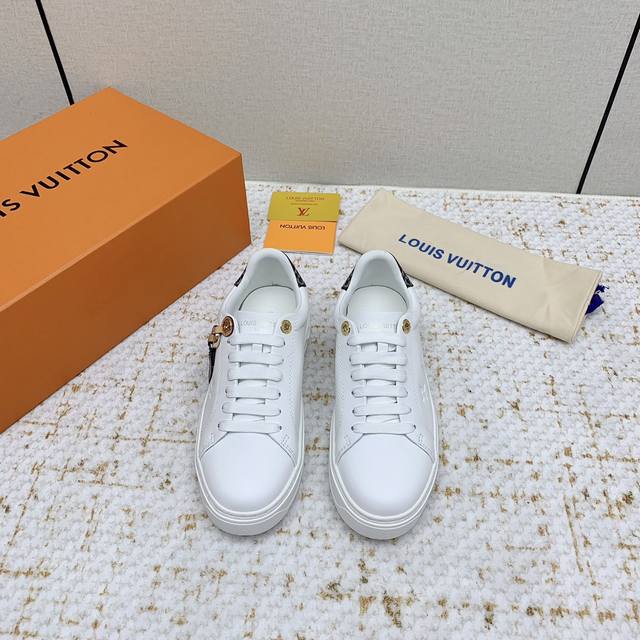 Factory-Made High-End Version L~V Boutique New Arrival Letter Crystal White Shoe