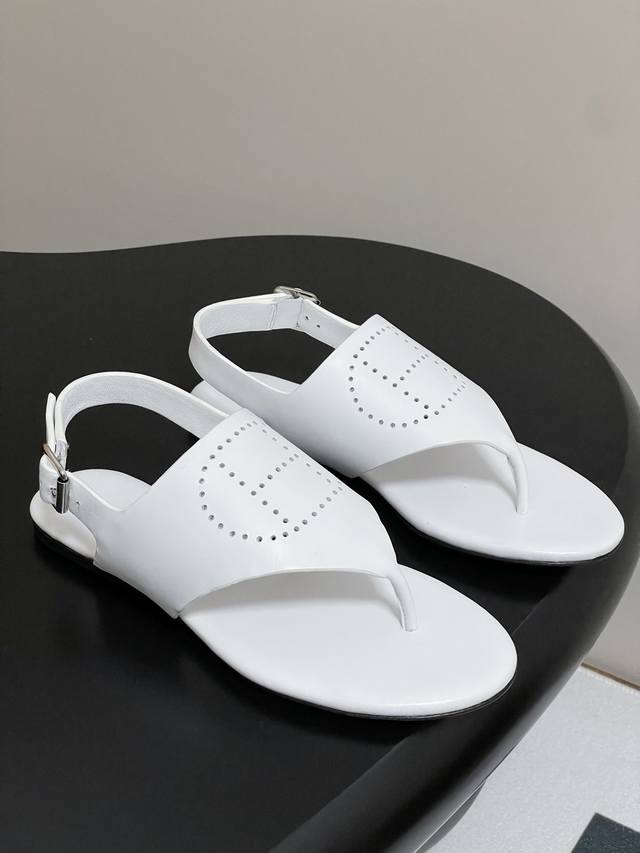 Top-Quality Herm S H-Letter Laser-Cut Toe-Post Sandals. Simple Design With Highl