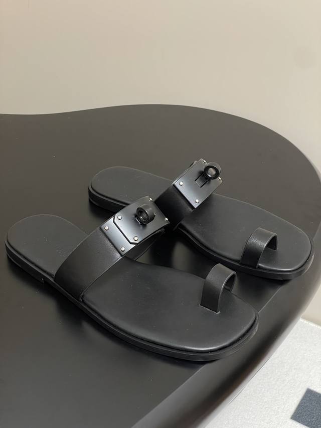 Premium Quality Hermes July Series Large Kelly Buckle Toe-Strap Sandals In Calfs