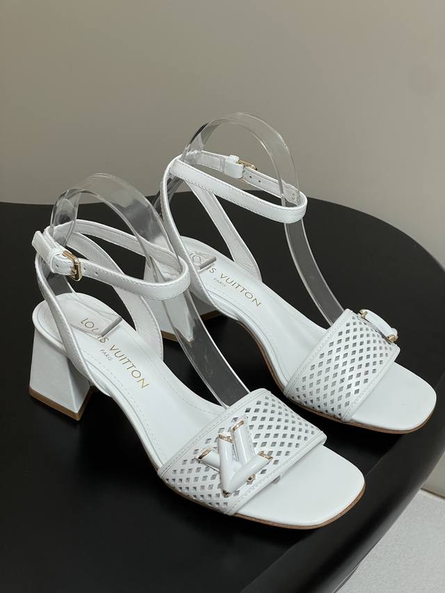 25Ss Spring/Summer New Arrival Louis Vuitton Lv Perforated Chunky Heel Sandals W
