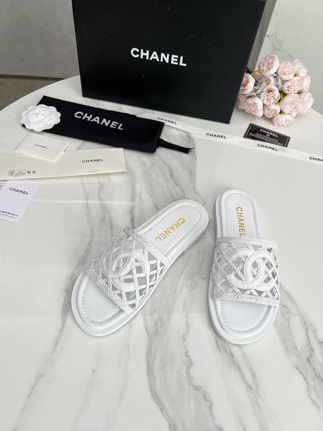 2025 Spring/Summer New Arrival Chanel White Slippers, Exuding Luxurious Elegance