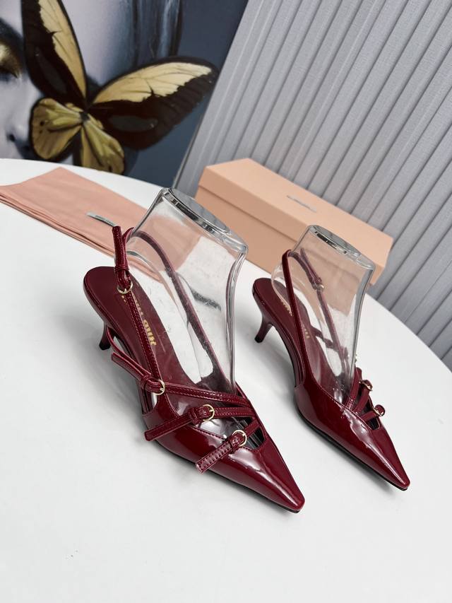 Factory New Arrival Miu Miu Brand-New Ultra-Beautiful Decorative Pairing, Fashio