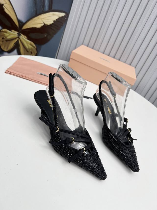 Factory New Arrival Miu Miu Brand-New Stunning Decorative Details, Exuding A Fas