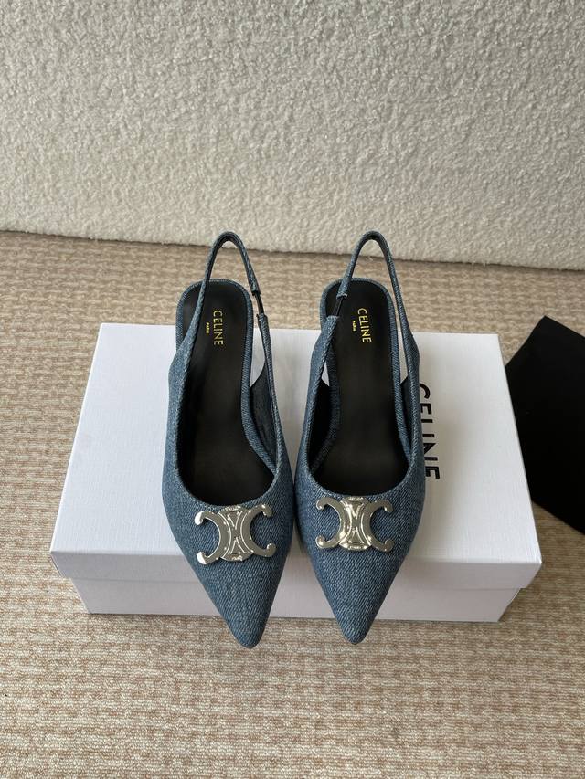 Celine 2025Ss New Triumph Arch Pointed-Toe Flat Sandals With Thin Heels. These S