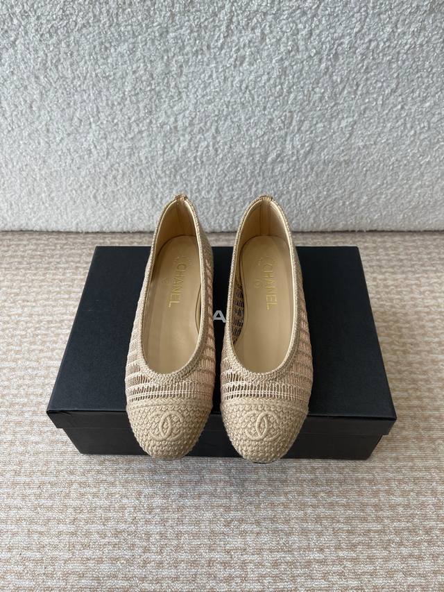 Chanel 25Ss Spring/Summer Shoes With Embroidered Double C Logo On The Toe, Mary