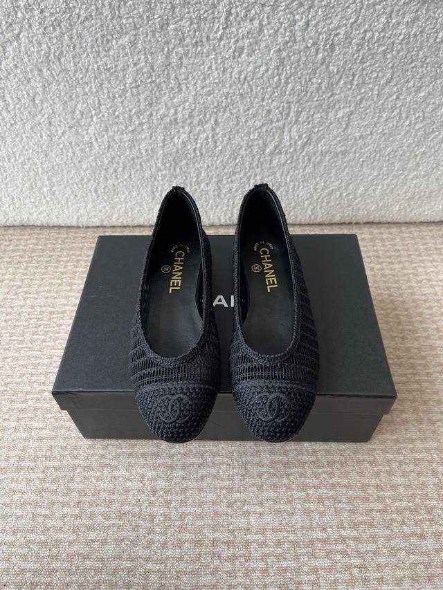 Chanel 25Ss Spring/Summer Shoes With Embroidered Double C Logo On The Toe, Mary