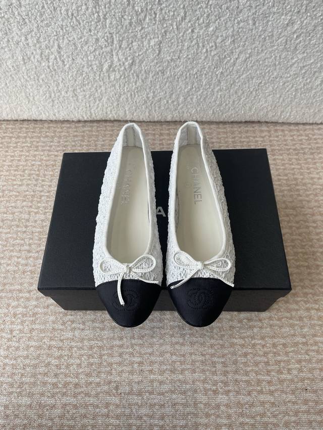 Chanel 25Ss Spring/Summer Shoes With Embroidered Double C Logo On The Toe, Mary
