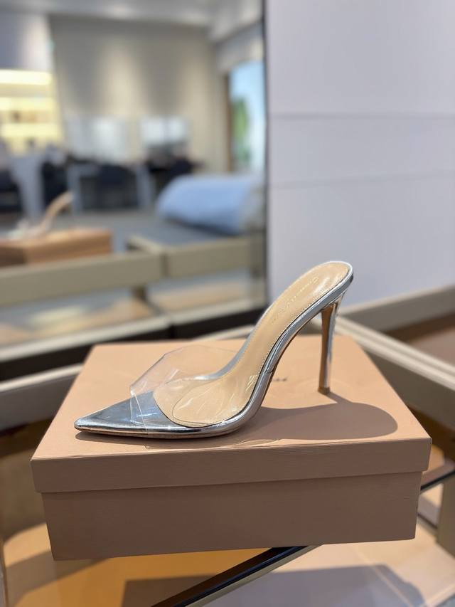Price P: {Half-Toe} Gianvito Rossi Eiko Stiletto, Easy To Move. This Gianvito Ro