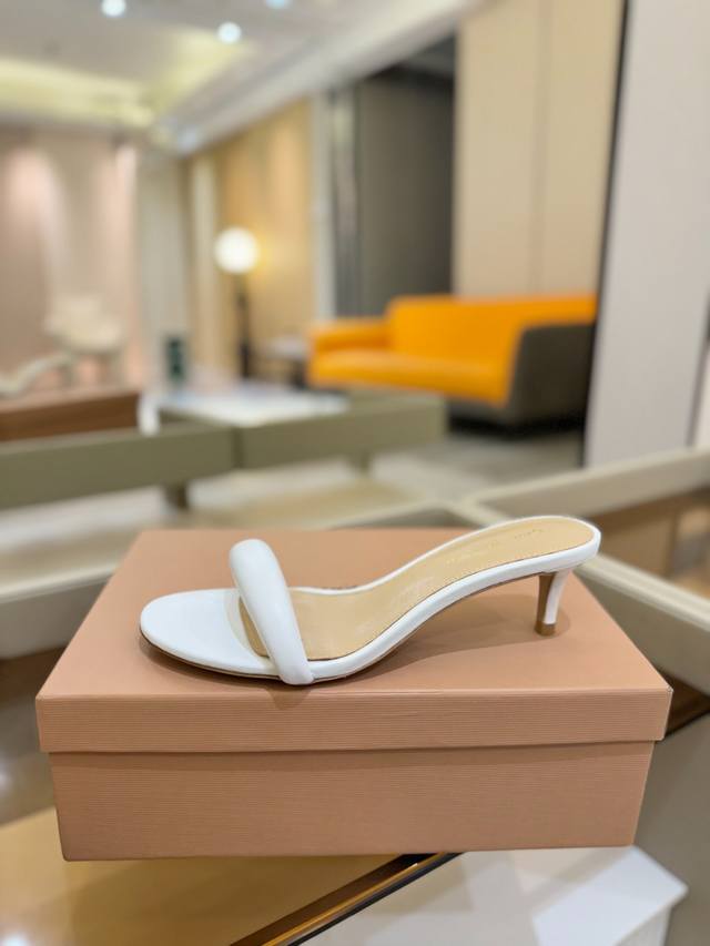 Price P: Gianvito Rossi Effortlessly Moves.This Stylish High-Heeled Sandal Embod