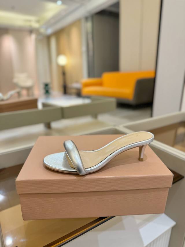 Price P: Gianvito Rossi Gianvito Rossi Moves Effortlessly. This Stylish High-Hee