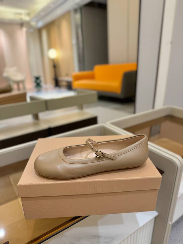 Price P Gianvito Rossi 2025 Spring/Summer Collection Rossi Gr Ballet Flat Mary J