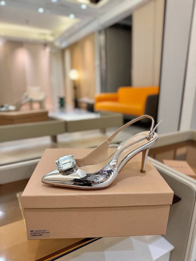 Price: Gianvito Rossi 2025 New Sandals, Original Design, Top-Tier Version, Premi