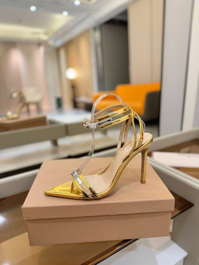 Price P: Gianvito Rossi 2025 This High-Heeled Shoe, With Its Minimalist Design,