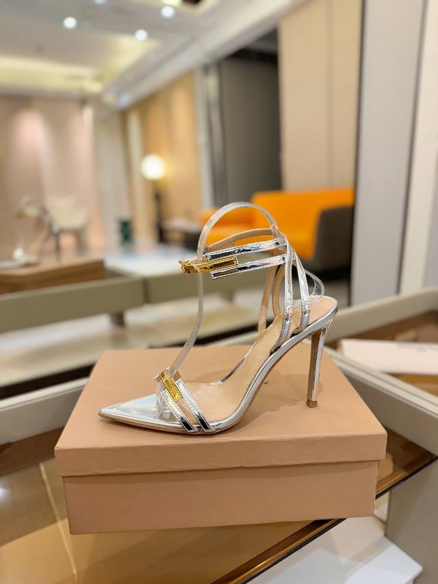 Price P: Gianvito Rossi 2025 This High-Heeled Shoe, With Its Minimalist Design,