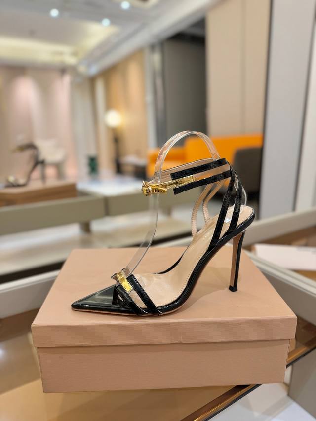 Price P: Gianvito Rossi 2025 This High-Heeled Shoe, With Its Minimalist Design,