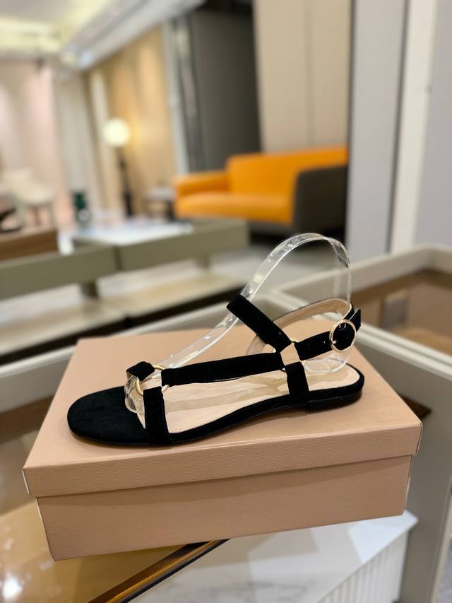 Price P: Gianvito Rossi Gianvito Rossi Gianvito Rossi Upholds Its Traditional It