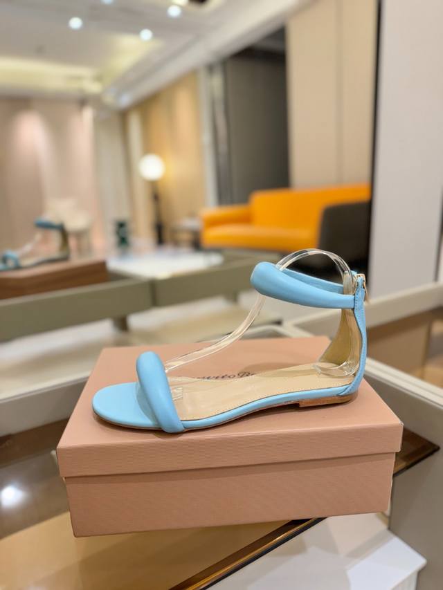 Price P: Gianvito Rossi.This Stylish High-Heeled Sandal Embodies Traditional Ita