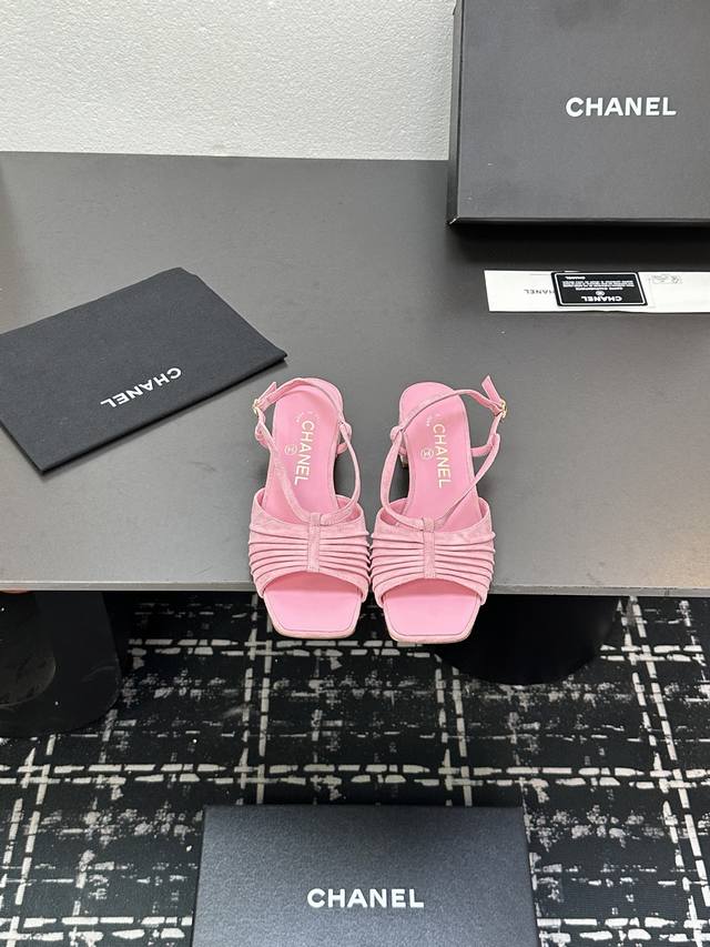 2025 A Versatile Series Worn By Numerous Celebrities And Influencers, Trending A