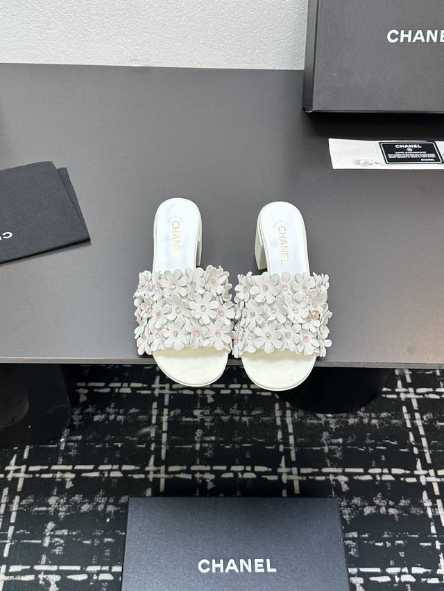 2025 Worn By Numerous Celebrities And Influencers, This Versatile Series Has Bee