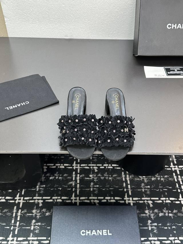 2025 A Versatile Series Worn By Numerous Celebrities And Influencers, Trending O