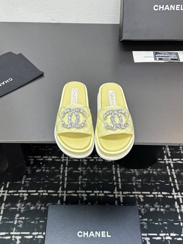 2025Ss Chanel Candy-Colored Flat-Heeled Thick-Soled Buckle Sandals. Vibrant Colo