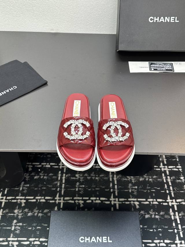 2025Ss Chanel Candy-Colored Flat-Heeled Thick-Soled Buckle Sandals. Vibrant Colo