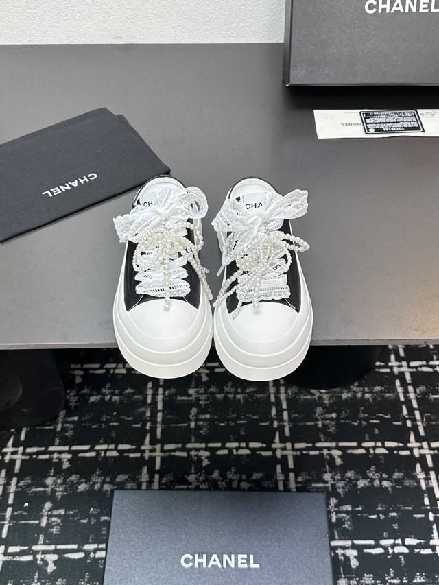 Chanel 25S Thick-Soled Pearl Bow White Casual Slip-On Shoes, Lazy Slippers, Cele
