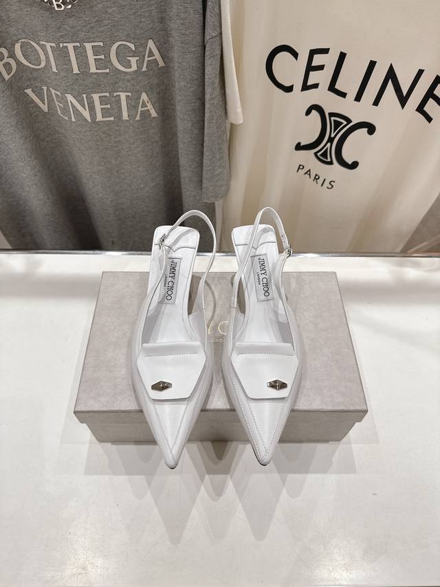High-Heeled Sandals With A Pointed Toe, Perfect Lines, Simple And Elegant Design