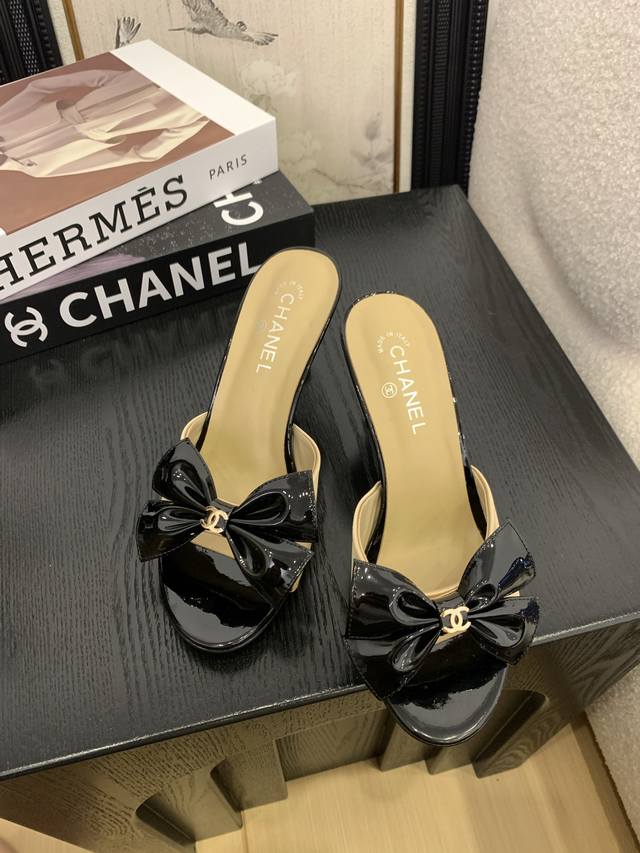 25 Authentic Store Version!! Official Catalog: Sizes: 35, 36, 37, 38, 39, 34, 40