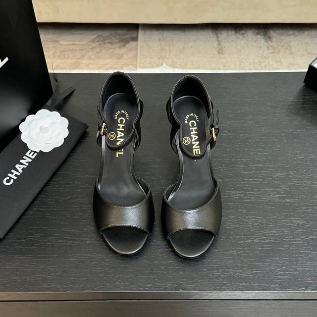Chane* | Chanel 25Ss Spring/Summer New Arrival - Sexy Pearl Heeled Sandals. A Cl