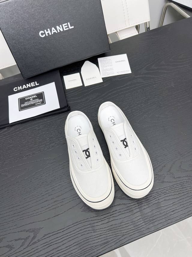 Factory-Made Chanel Canvas Cookie Shoes. A Brand-New Retro Canvas Series, Embody