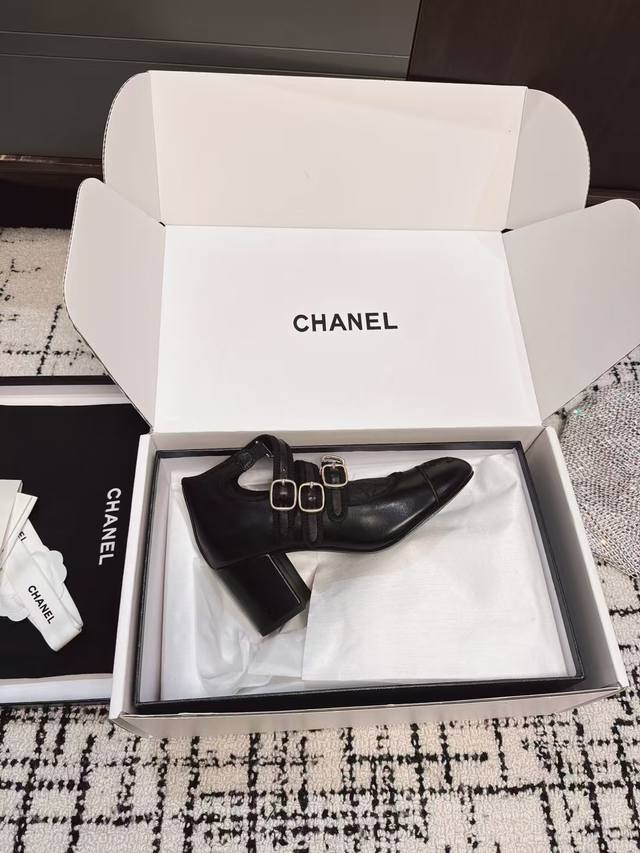 Authentic Chanel 25Ss Spring/Summer Runway-Inspired Mary Jane Sandals. This Shoe