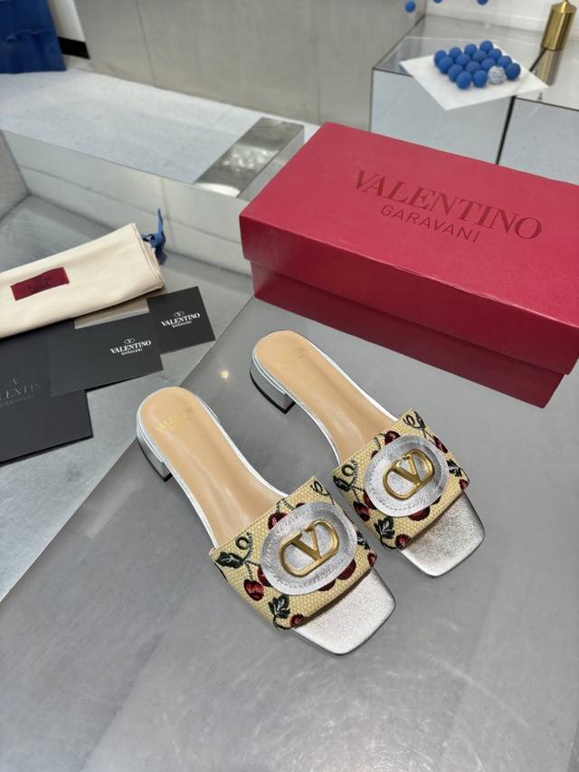 Factory P Warren 25Ss New Arrival Slippers, Featuring A Small Cherry Embroidered