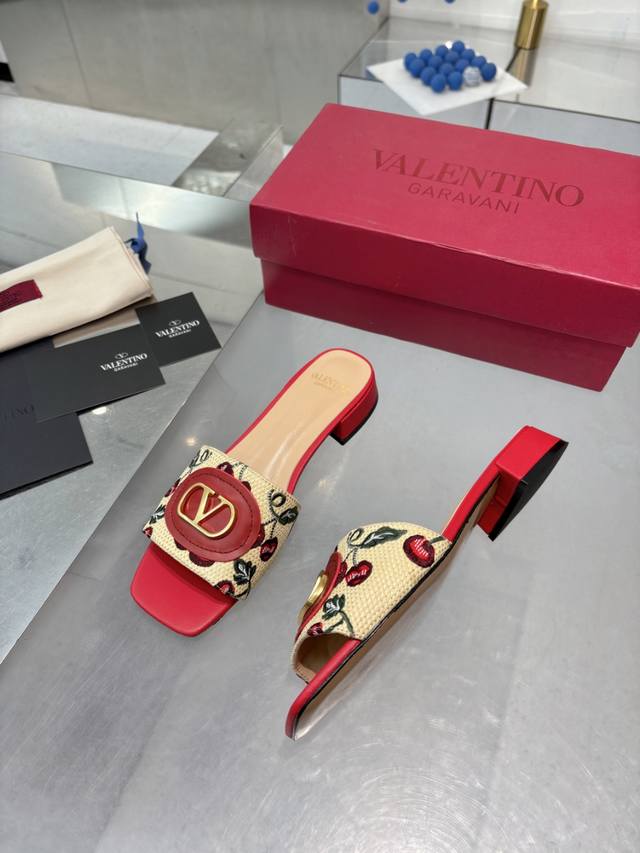 Factory P Warren 25Ss New Arrival Slippers, Featuring A Small Cherry Embroidered
