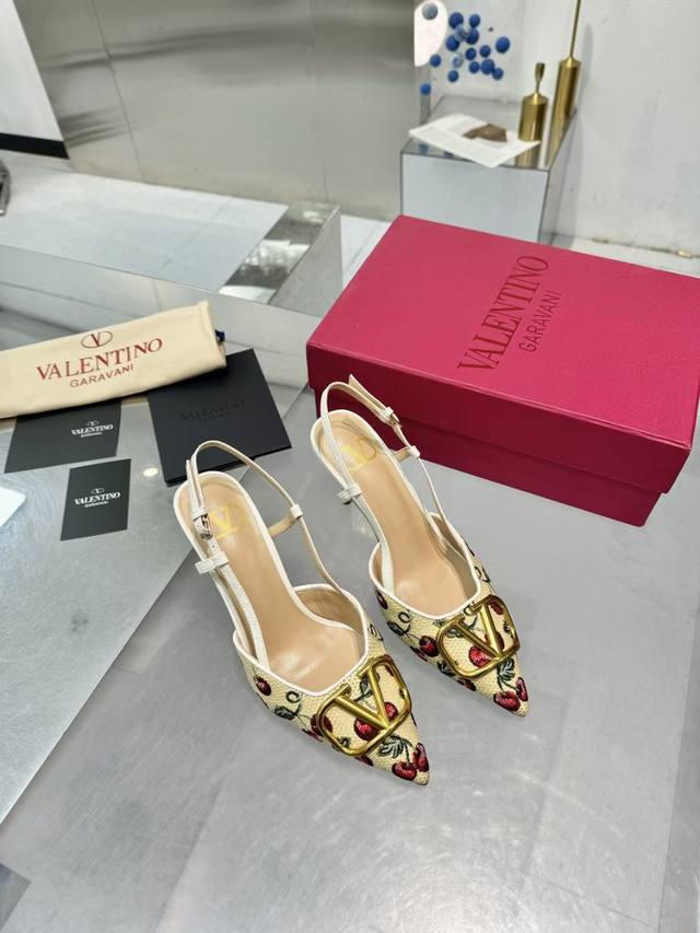 Factory P Warren 25Ss New Arrival High-Heel Sandals, Featuring A Small Cherry Em