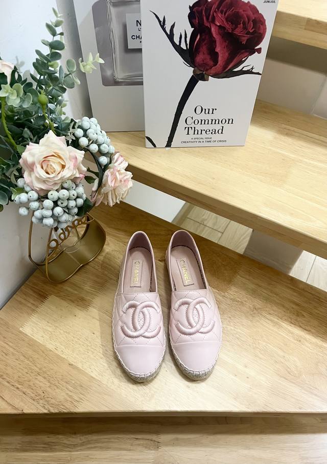 New Chanel 25Ss New Spring Double C Color-Block Sheepskin Fisherman Shoes Origin
