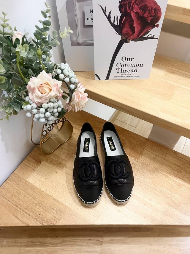 New Arrival Chanel 25Ss New Spring Double C Color-Block Sheepskin Fisherman Shoe