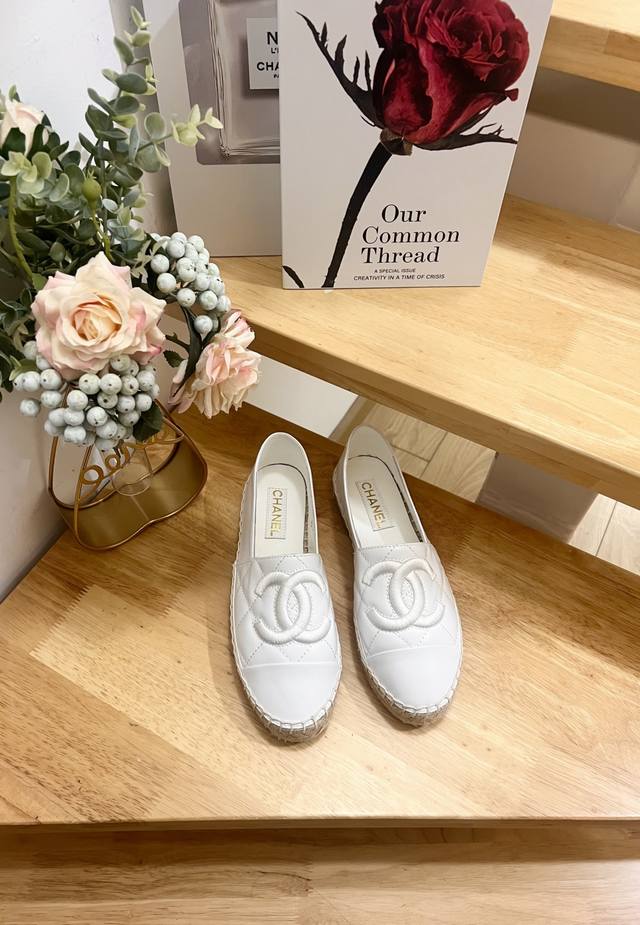 New Chanel 25Ss New Spring Double C Color-Block Sheepskin Fisherman Shoes Origin