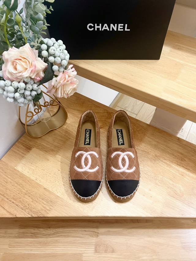 Chanel 25Ss New Spring Double C Color-Blocking Suede Calfskin Fisherman's Shoe O