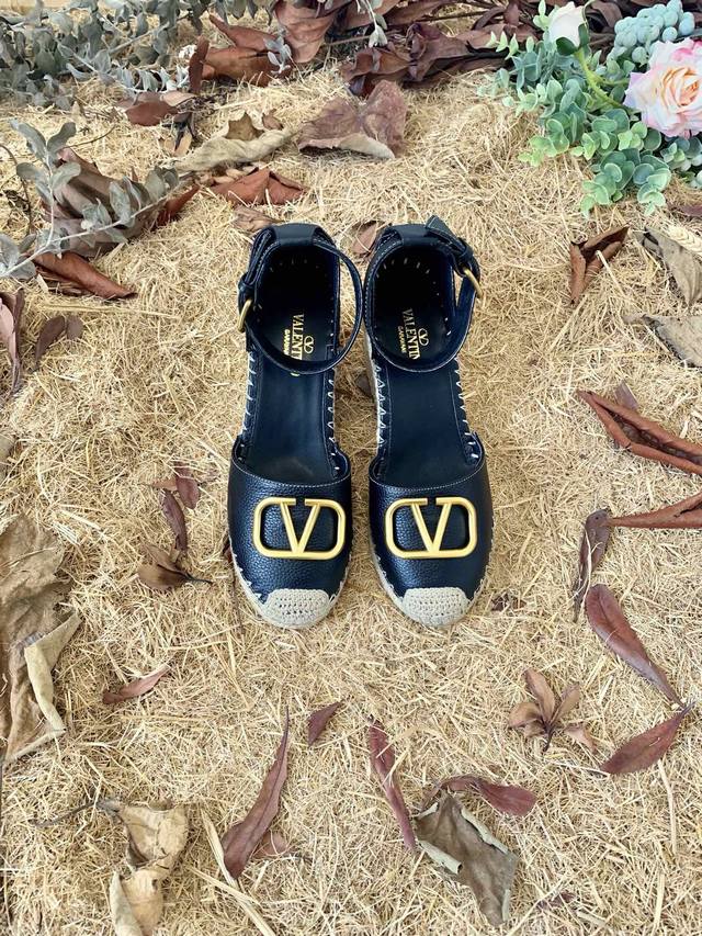 Valentino Garavani V -35-41